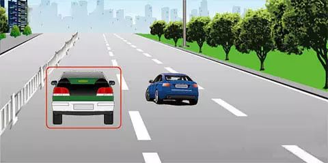 车辆后备箱门未关好，是可以上路行驶的。