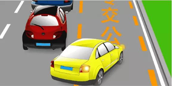 请判断一下图中这辆黄色小型客车的违法行为是什么?