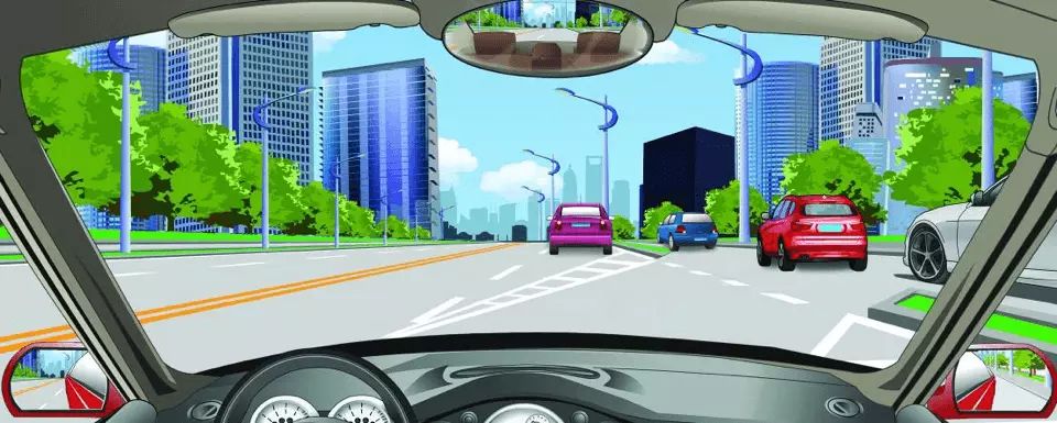 在这种情况下从主路进入辅路怎样汇入车流？