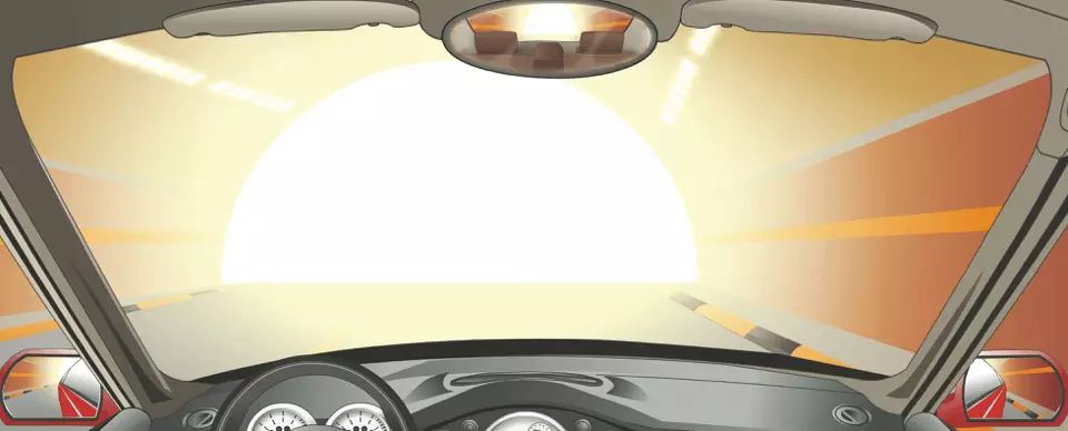 驾驶机动车到达隧道出口时要握稳转向盘，预防出口处的强横向风。