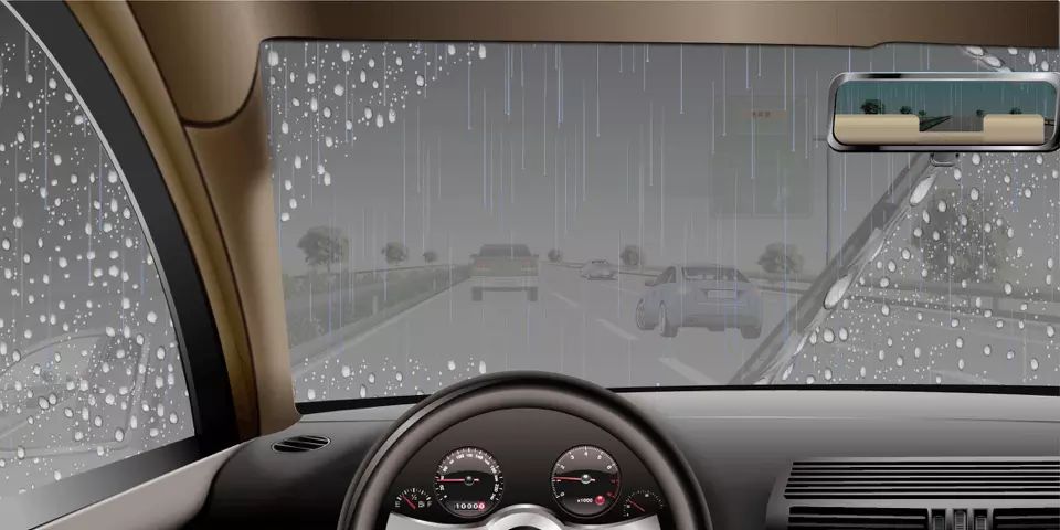 如图所示，在这种情况下，应该减速慢行。