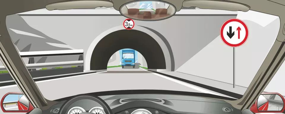 驾驶机动车遇到这种情况怎样安全通过？