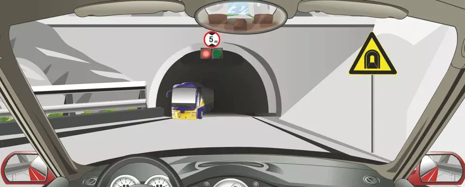 驾驶机动车遇到这种情况要靠右侧停车等待。