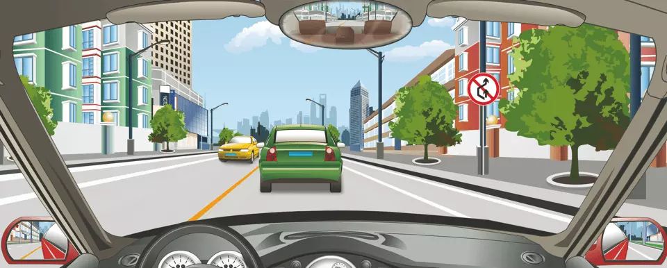 驾驶机动车在这个路段允许超车。