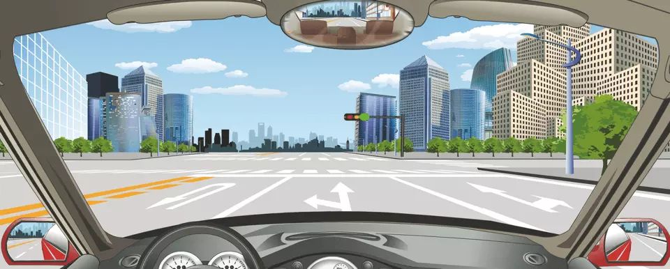 驾驶机动车在前方路口掉头前先进入左转直行车道。