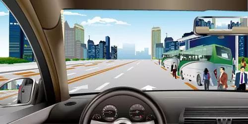 如图所示，驾驶机动车遇到这种情形，应如何安全通过?