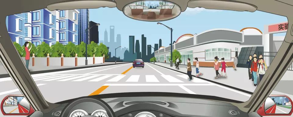 驾驶机动车在学校附近遇到这种情况要尽快加速通过。