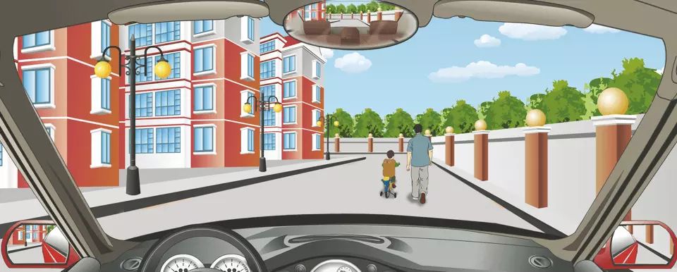 驾驶机动车在居民小区遇到这种情形要紧跟其后行驶。