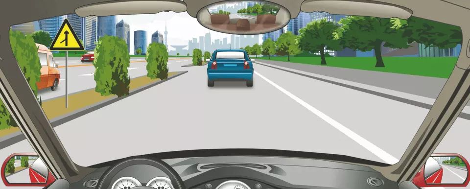 左侧标志警告前方注意左侧路口有汇入车辆。