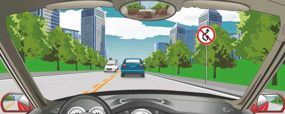 右侧标志表示前方路段允许超车。