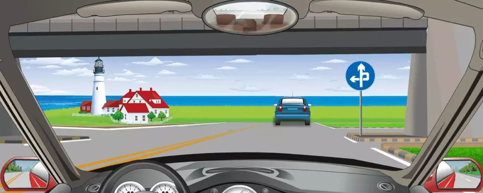 这个标志表示前方立体交叉处可以直行和右转弯。