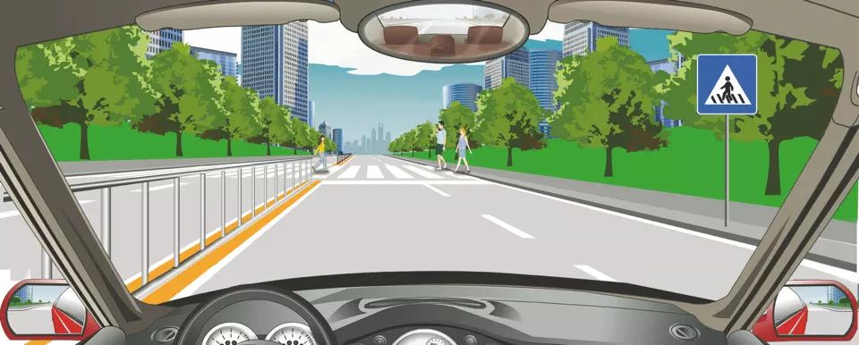 右侧标志表示鸣喇叭提醒。