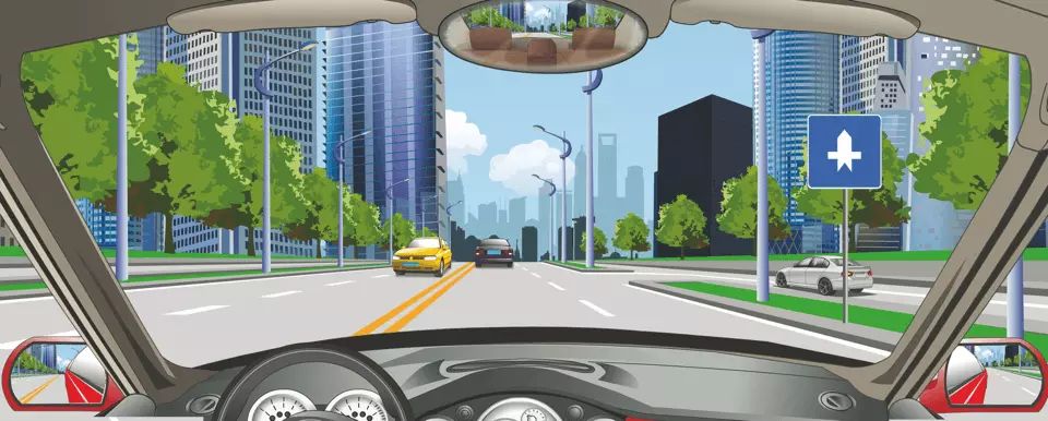 右侧标志表示干路车辆优先通行。