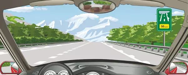 高速公路两侧白色半圆状的间隔距离是50米。