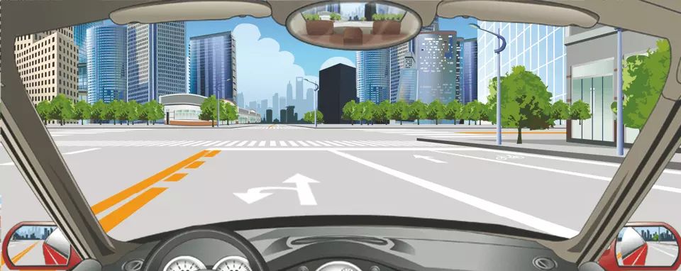 该车道路面导向箭头指示前方路口仅能掉头。