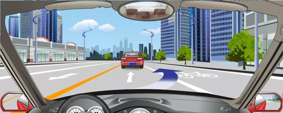 右侧路面标记表示可以暂时借用超车。