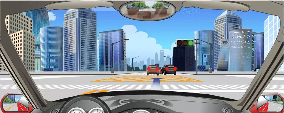 路面网状线标示允许进入该区域内等待。