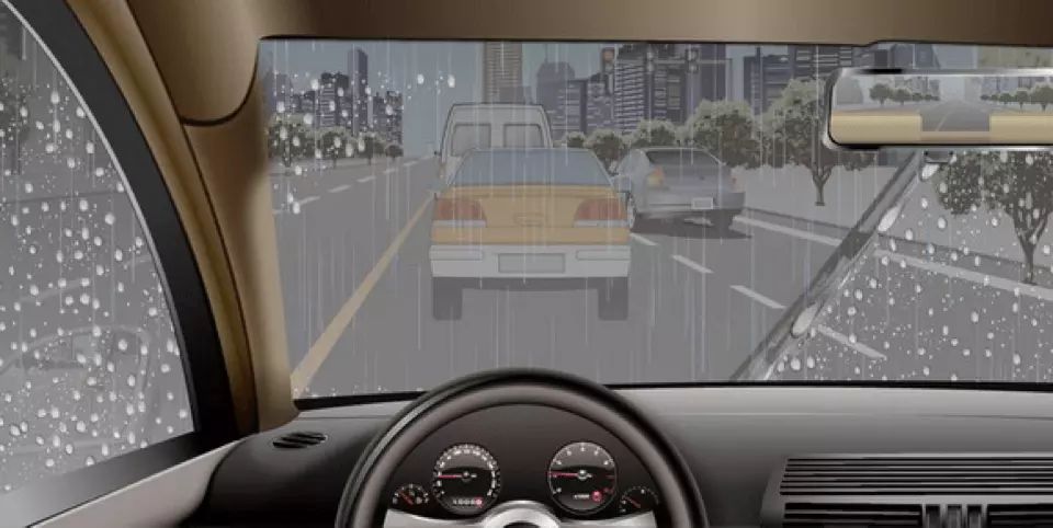 如图所示，在这种情况下，应加大跟车距离。