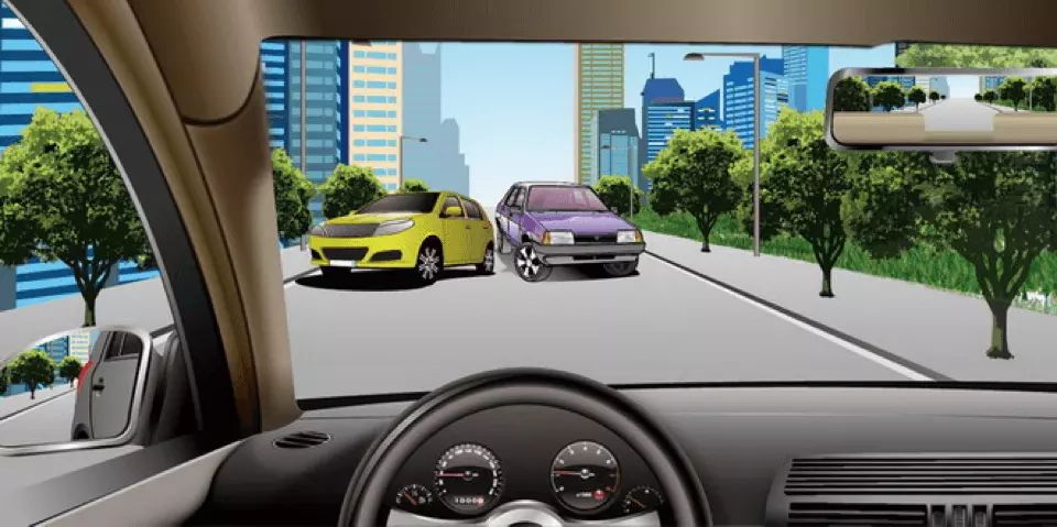 如图所示,驾驶机动车遇到对向来车正在强行超车时,以下做法正确的是什么?