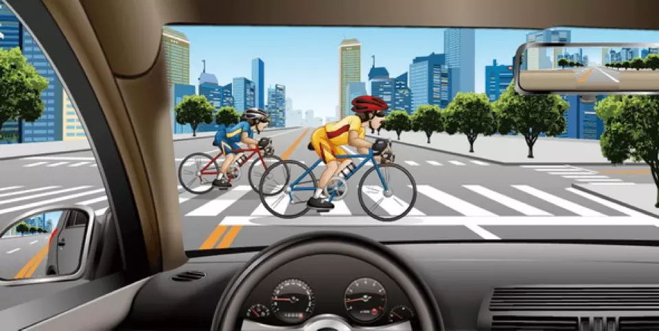 如图所示，驾驶机动车行经交叉路口遇到这种情况时，以下做法正确的是什么？