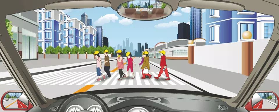 驾驶机动车遇到这样的情况要停车让行。