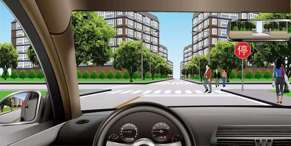 如图所示，通过有这个标志的路口时应该减速让行。